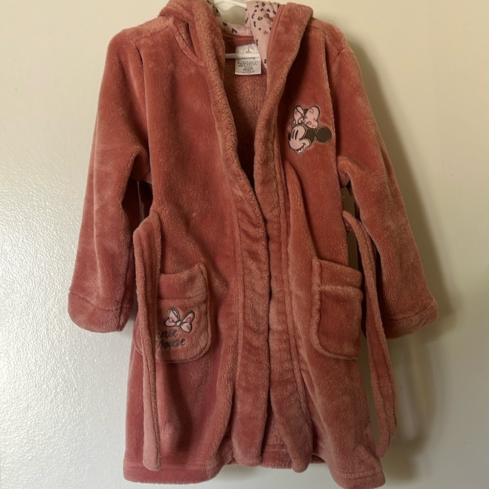 Pink Minnie Mouse bath robe
